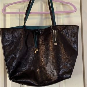 Large reversible tote